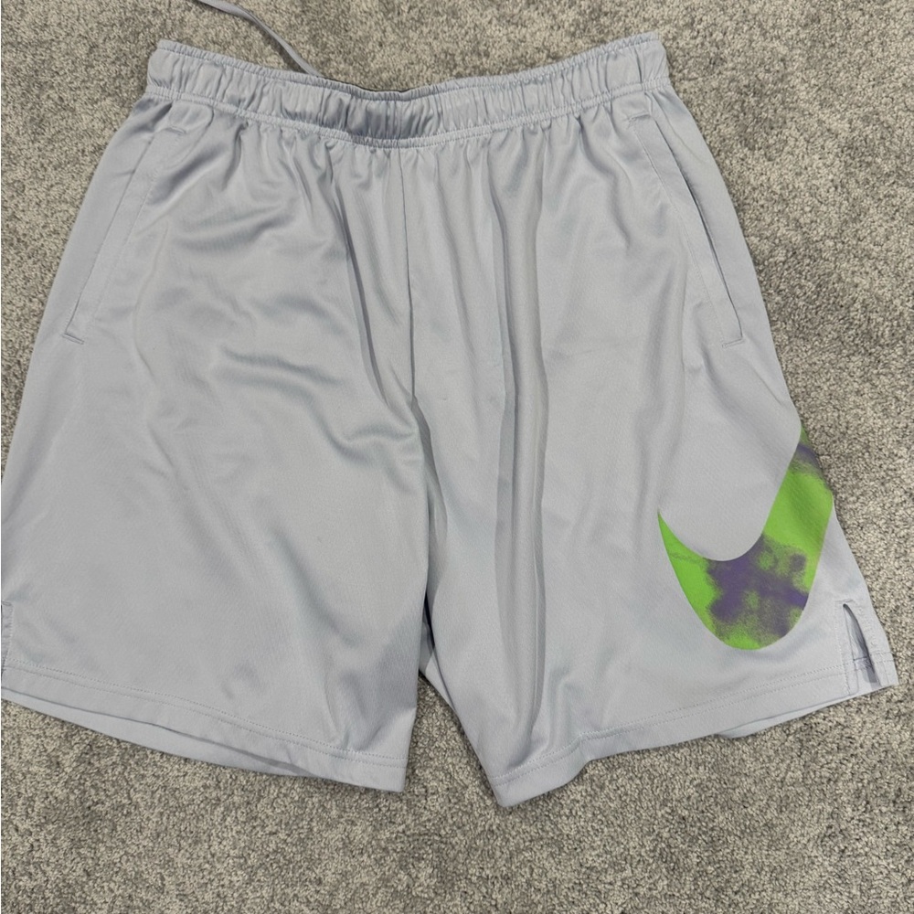 Nike Gray and Green Athletic Shorts Lightweight Relaxed Fit